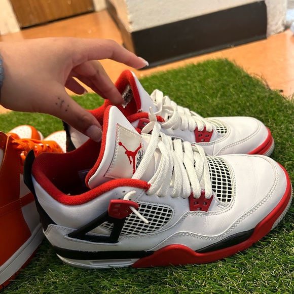 Retro 4s - Picture 2 of 5